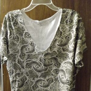 Classic Tee shirt, 3X , Tan, Black, White paisley print, 100%cotton, pre-owned